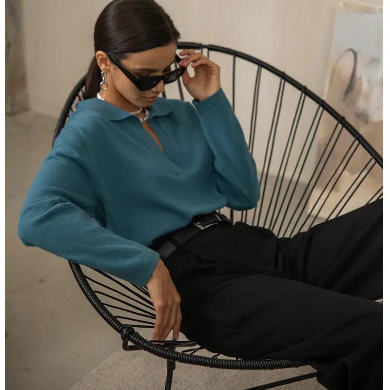 Vintage Vibe, Modern Comfort: The Elegant Retro Shirt KNOWRIC