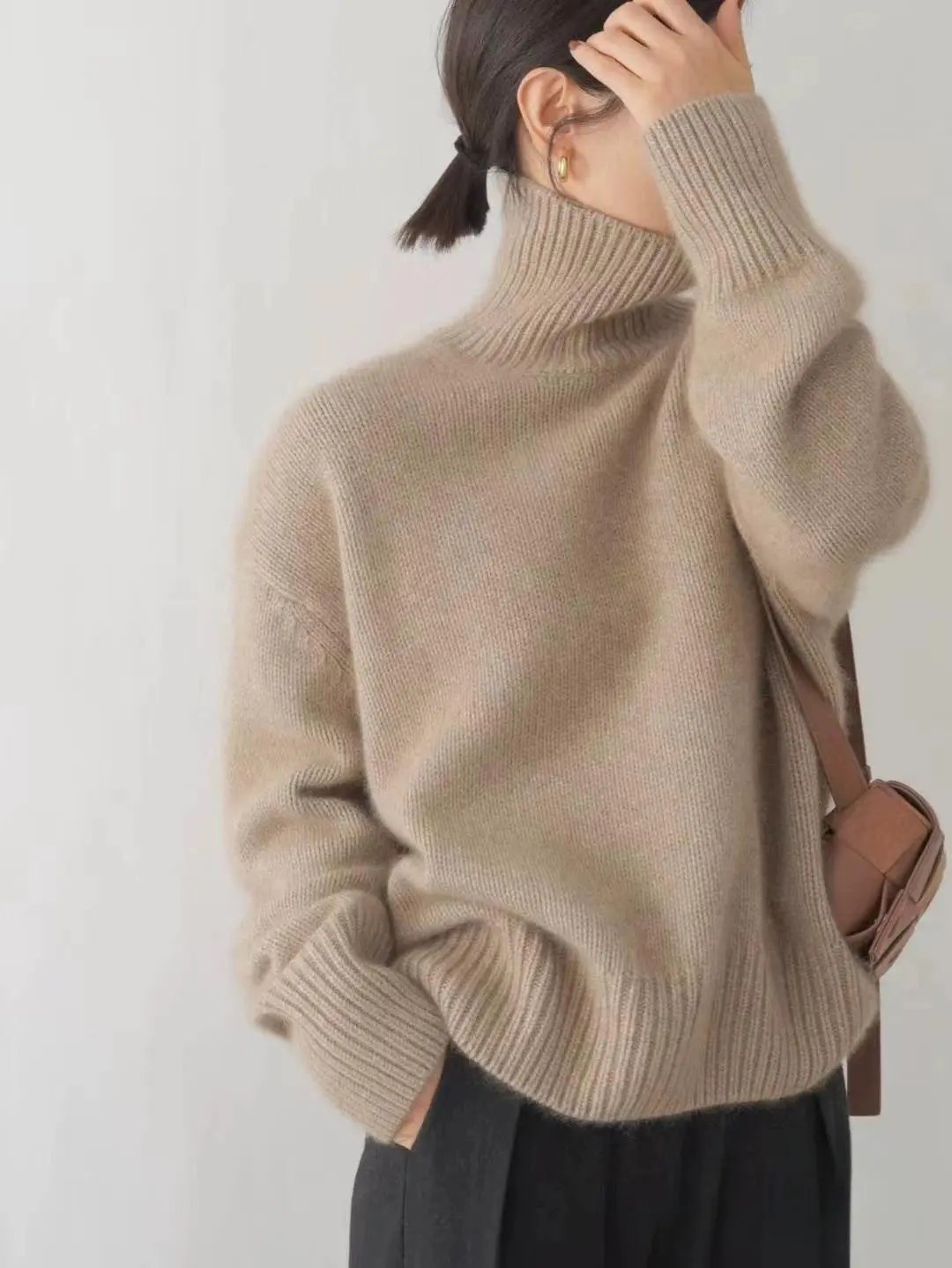 Cozy Feel Turtleneck Sweater KNOWRIC