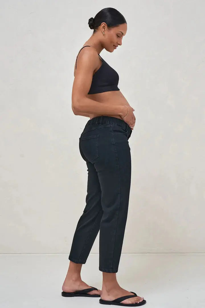 Washed Black Jeans – Effortless Modern Streetwear KNOWRIC