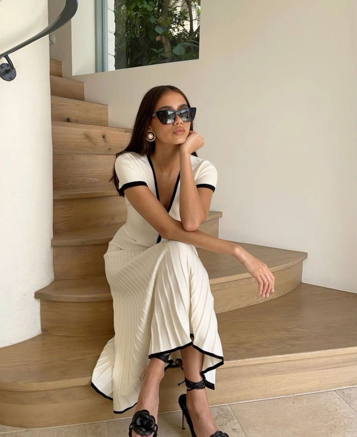 V-Neck Slim Knit Pleated Dress Set - KNOWRIC