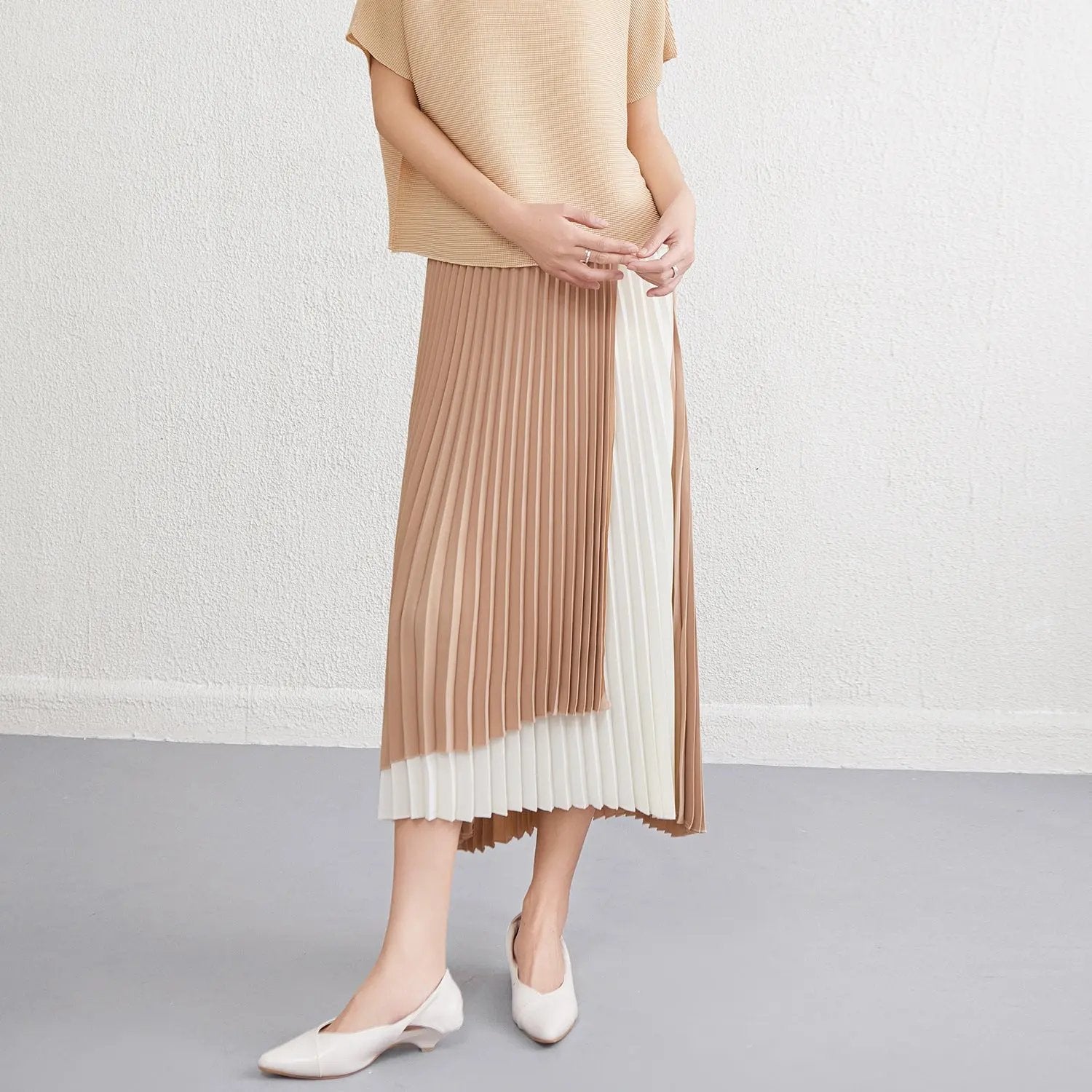 Two Tone Pleated Long Skirt KNOWRIC